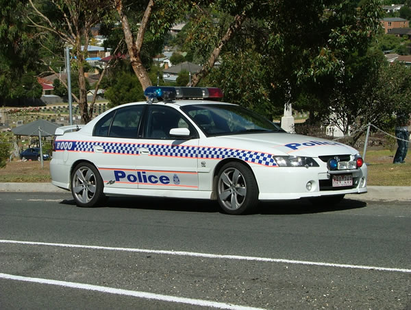 Australian Police Cars > Gallery > Victoria Police > Image: 0503-e_vy2ss_03